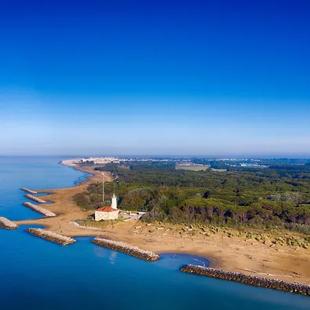 Terraced House With Private Garden In